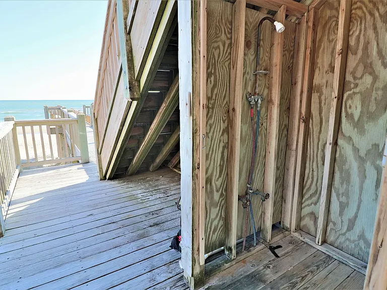211 Goldsboro Dr — Photo 31