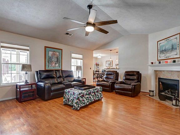 5th image of 4833 Penrose Dr