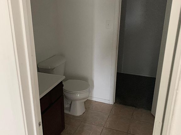 4th image of 2500 Sherry St #2500