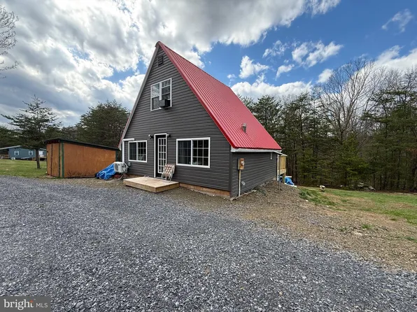 7505 Mountain View Dr, Three Springs, PA 17264