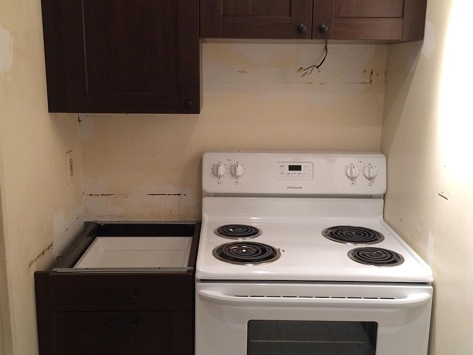 2nd image of 70 Lafayette Ave APT 25