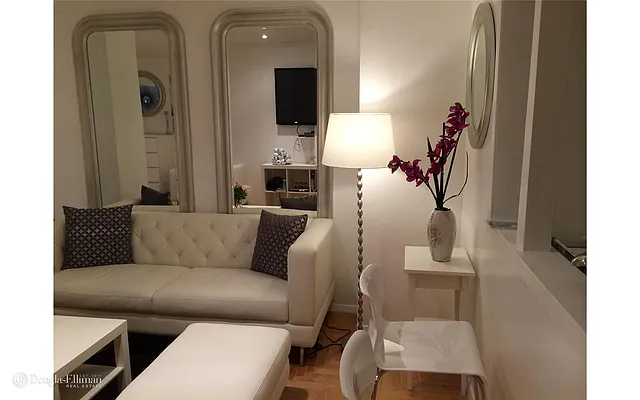 Rented by Douglas Elliman | media 15