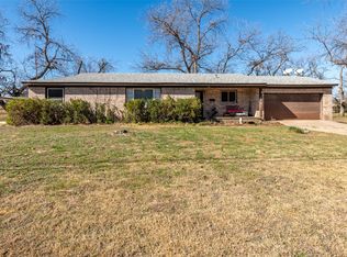 748 S Rusk St, De Leon, TX 76444