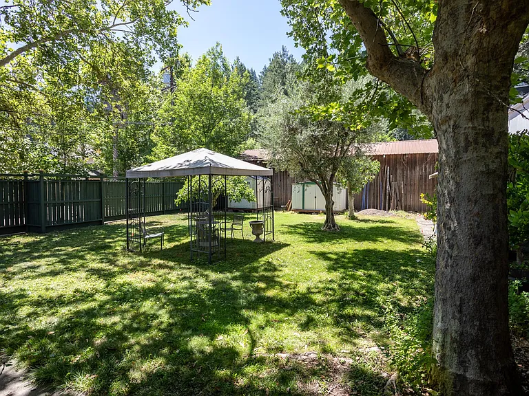1001 Myrtle St — Photo 5