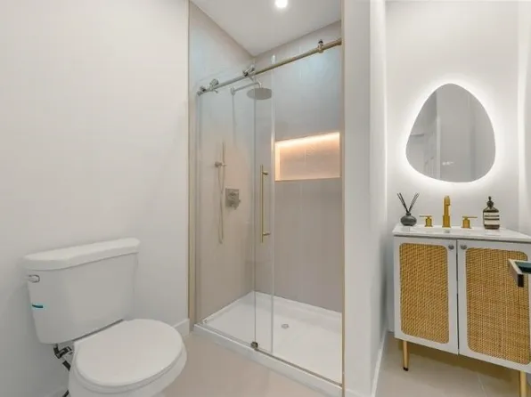 336a Danforth Avenue image 4 of 27