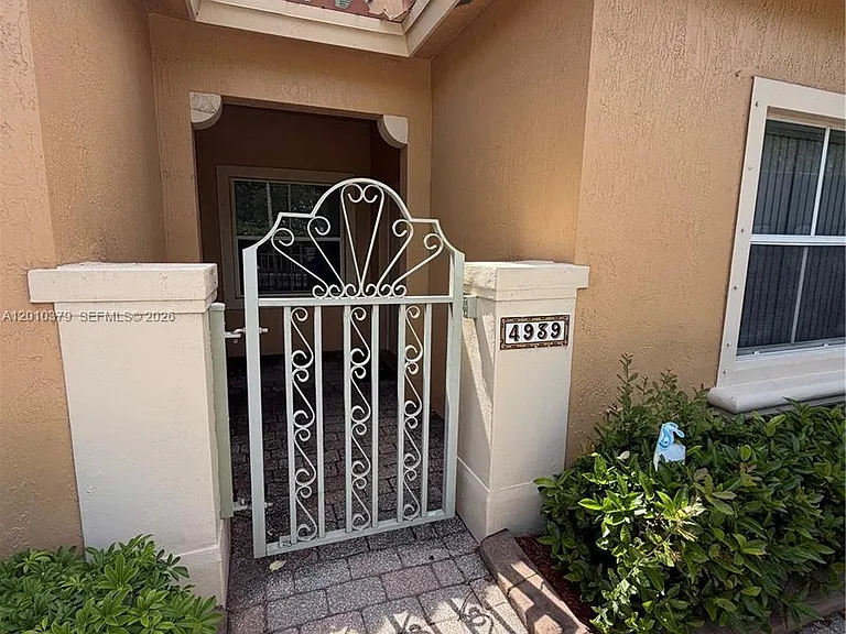 4939 N Harbor Isles Dr #106 — Photo 4