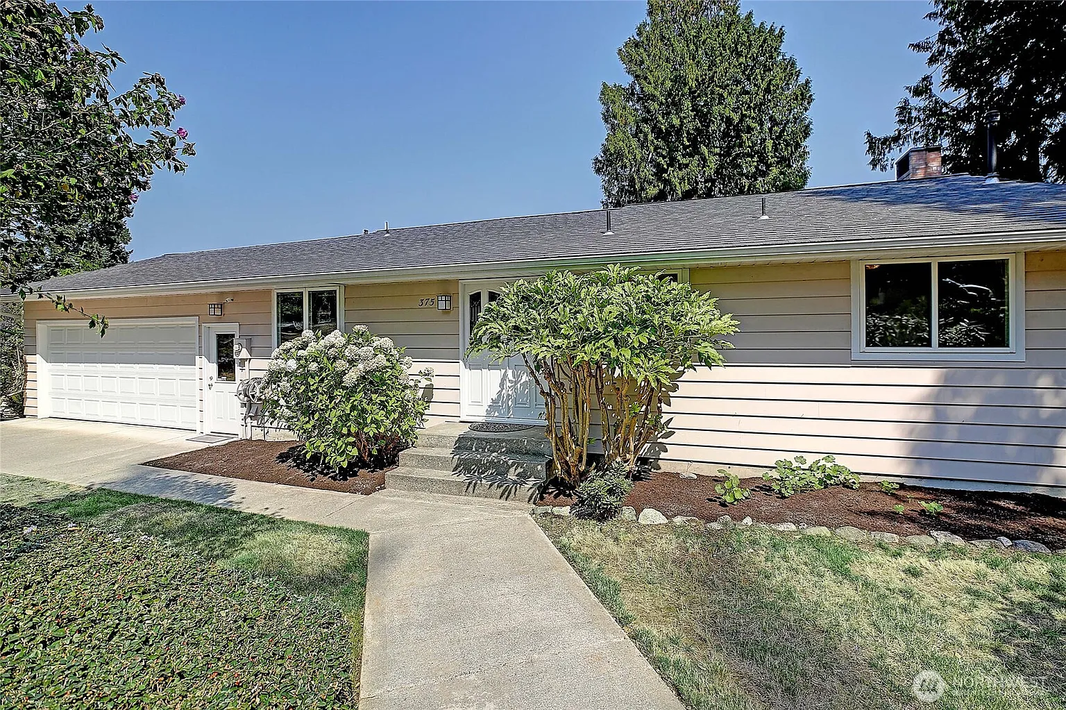 375 Tillicum Way photo 1