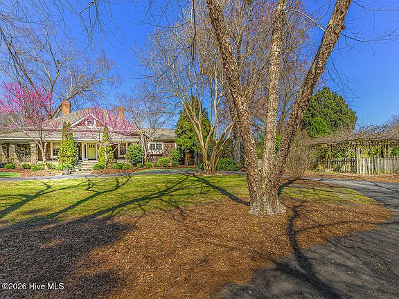 3rd image of 200 Cameron Avenue