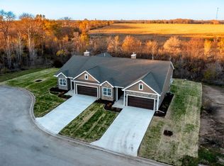 5710 Willow Creek Ln, Roscoe, IL