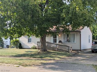 2111 40th St NE, Canton, OH 44705