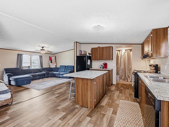 4th image of 515 Blakefield Dr