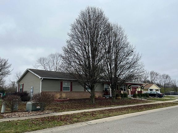 4th image of 814 Fern Dr