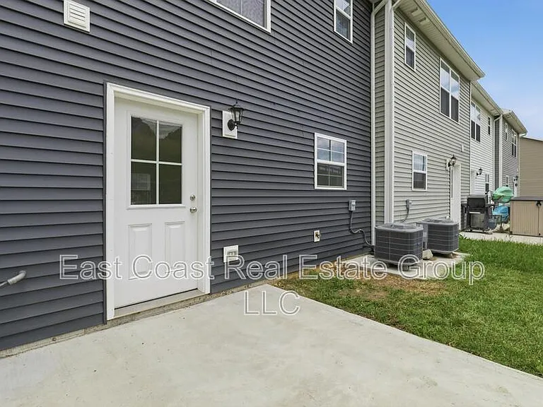 8780 Hillside Way — Photo 28