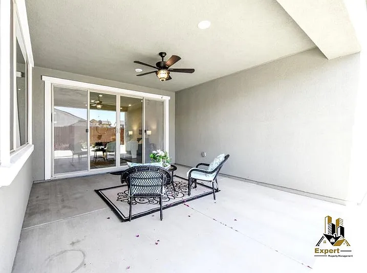 4040 Swing Way — Photo 23