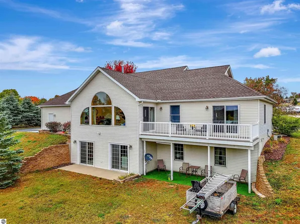 110 Fairview Dr, Manton, MI 49663