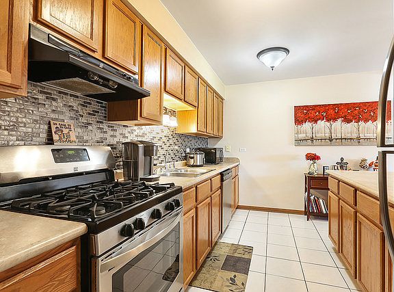 2nd image of 15955 Ashford Ct