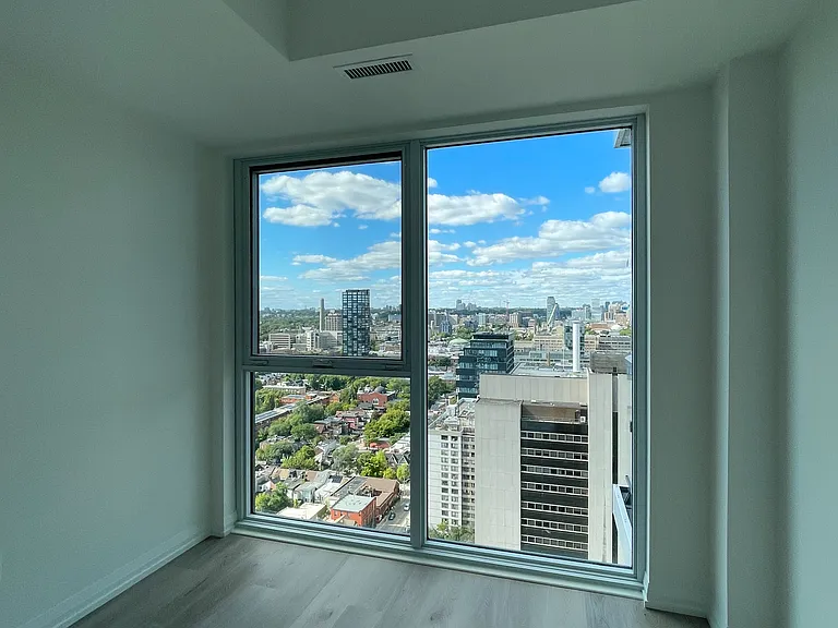 280 Dundas St W #2713 — Photo 10