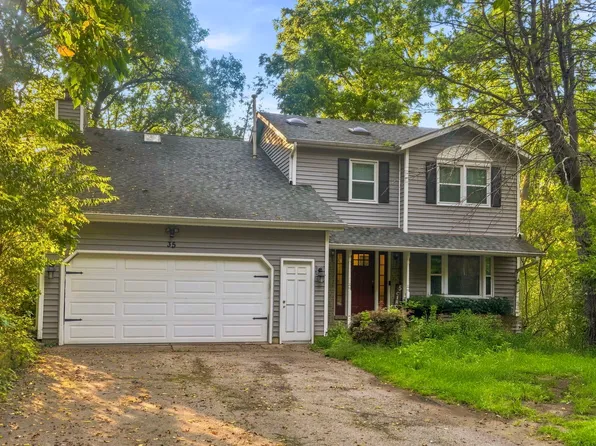 35 Circle Dr, Algonquin, IL 60102