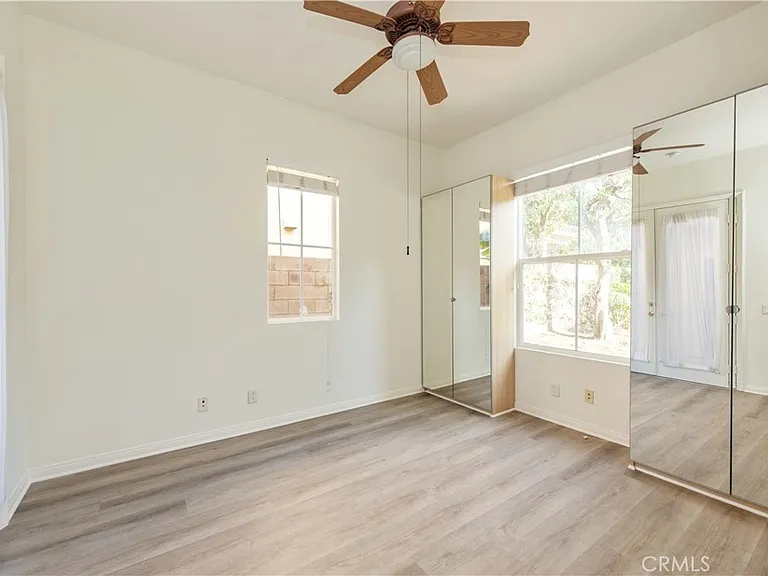 32 Sebastian — Photo 10