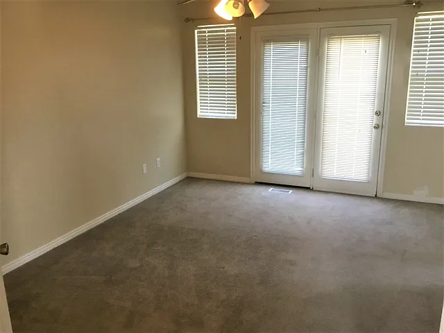 5 bed, 3.5 bath, 2379 sqft, $2,805 — Photo 4