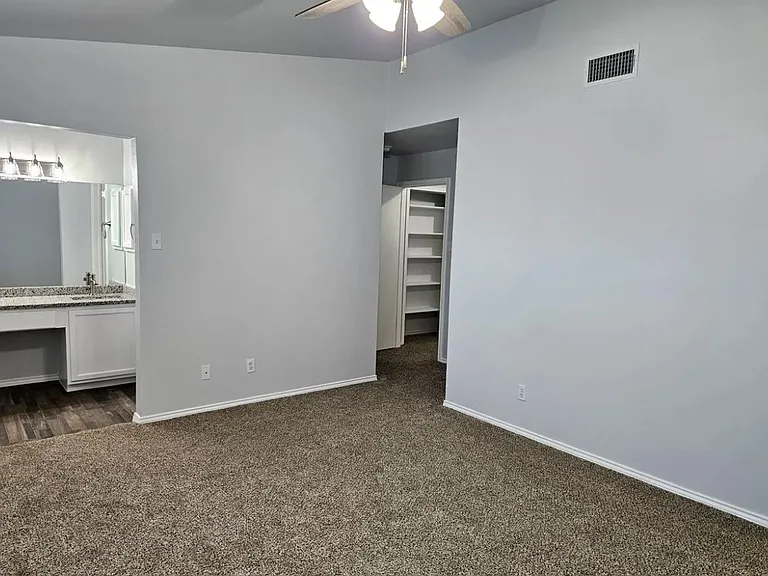 8014 Galaway Bay — Photo 12