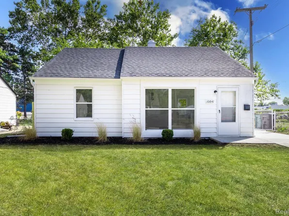 10841 Albany Ave, Oak Park, MI 48237