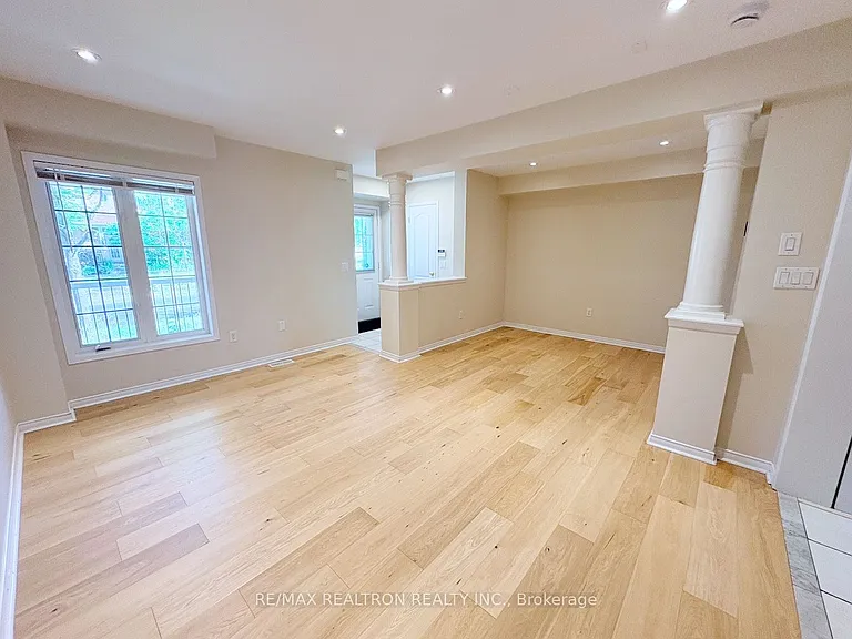 329 Bur Oak Ave — Photo 2