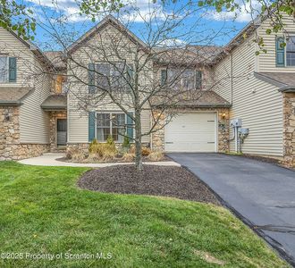 83 Hedge Row Run, Clarks Summit, PA, 18411