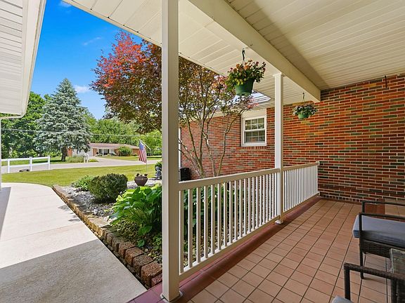 4th image of 1401 Rivercrest Dr