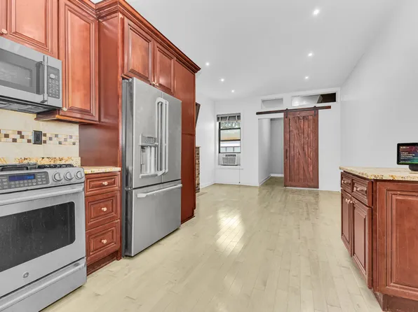 521 Dean Street image 3 of 10