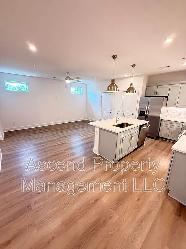 4 bed, 3.5 bath, $2,625 — Photo 3