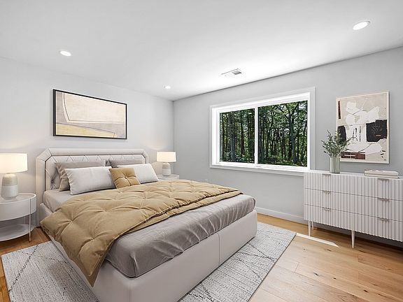4th image of 133 White Pond Rd
