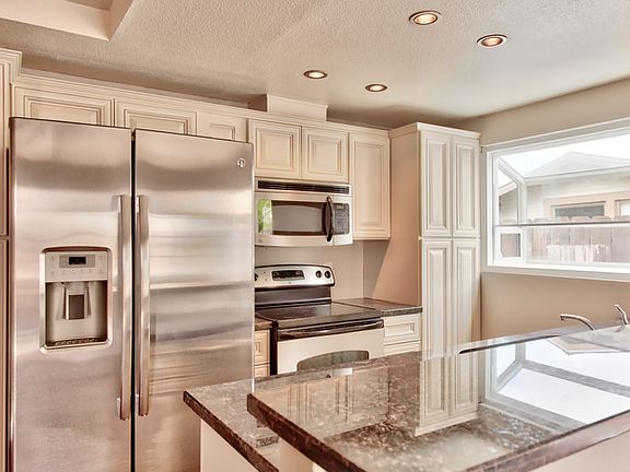 2nd image of 2875 Monroe Ave APT 4