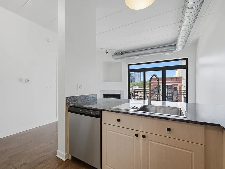 1155 W Madison St #507 — Photo 21