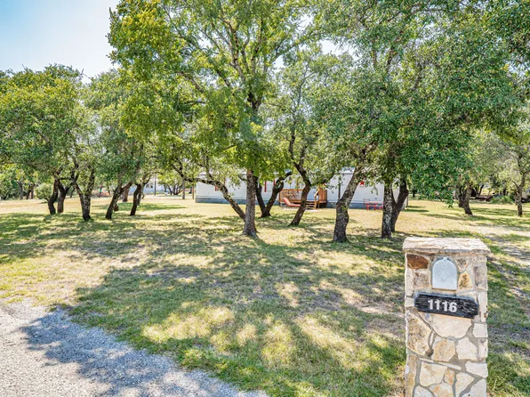 1116 Brazos Dr, Granbury, TX 76048