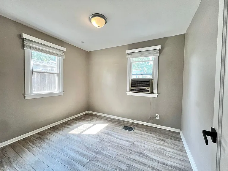 704 Welch Ave — Photo 11