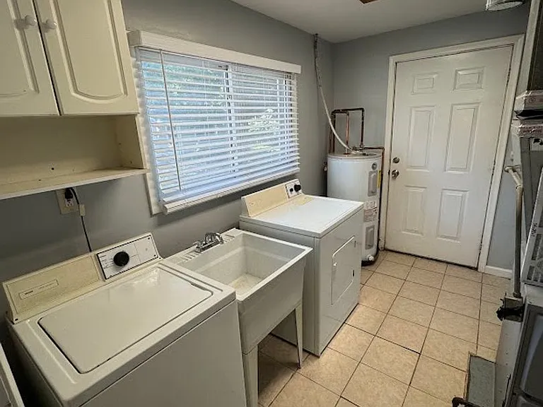 3204 McDowell St — Photo 10