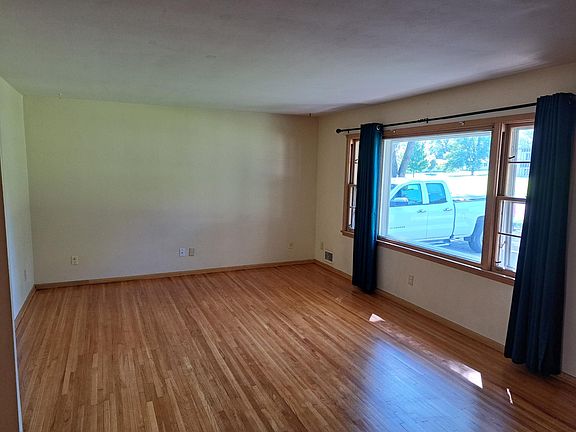 5th image of 709 Minnesota Ave