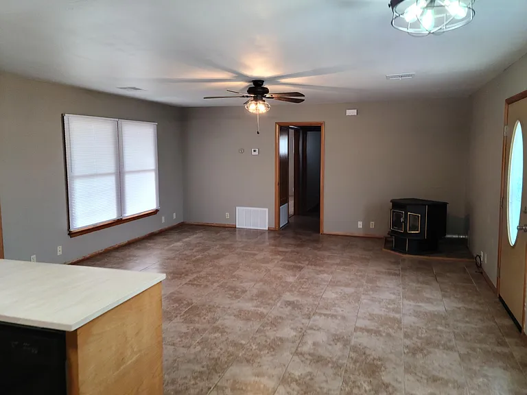 3815 N Rosebud — Photo 8