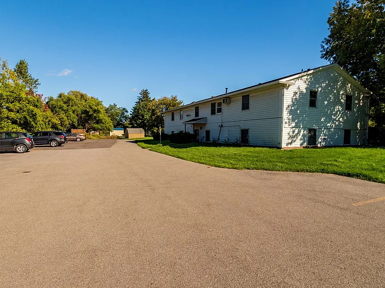 Willow View Apartments — Photo 31