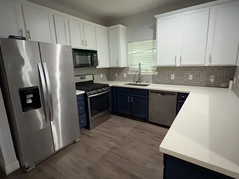 1828 Fletcher St — Photo 2