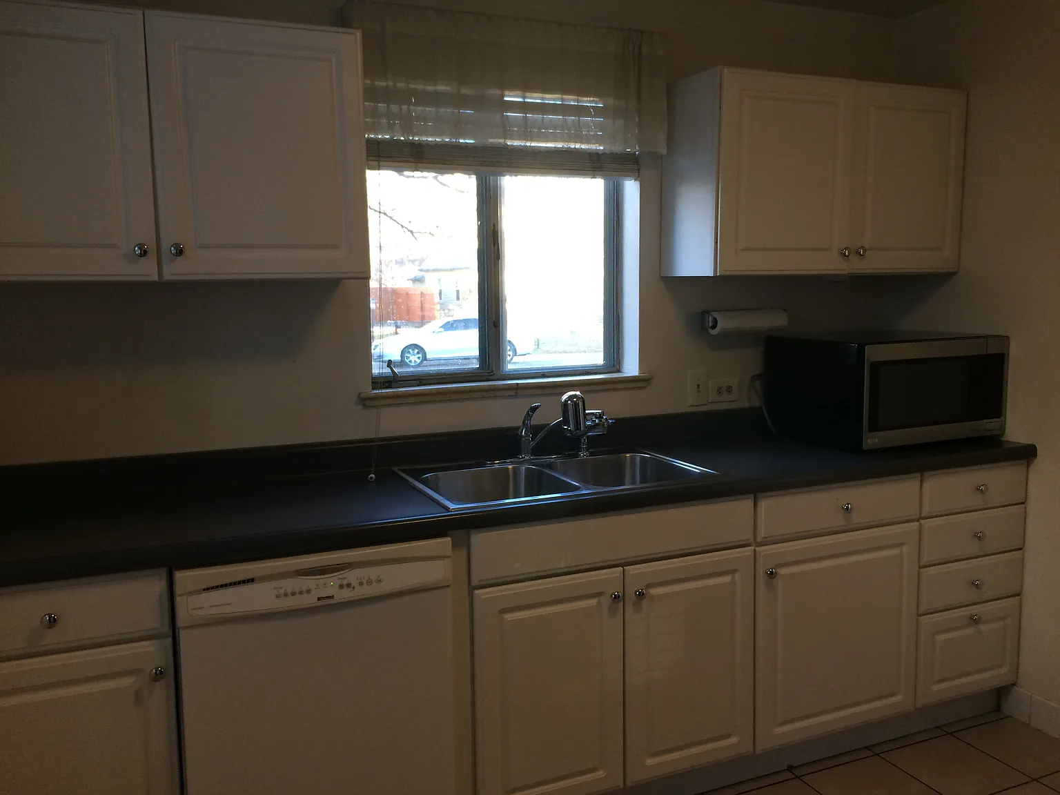 3 bed, 1666 sqft, $2,350 — Photo 4