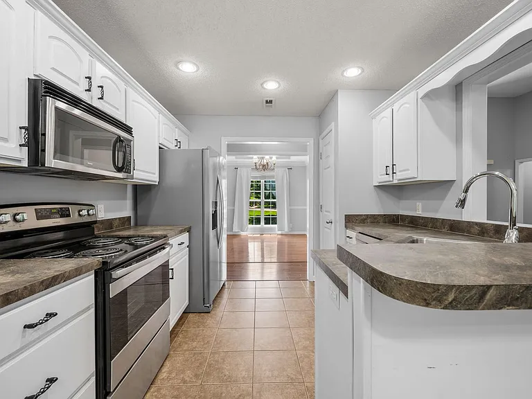 4433 Taylor Hall Ln — Photo 9