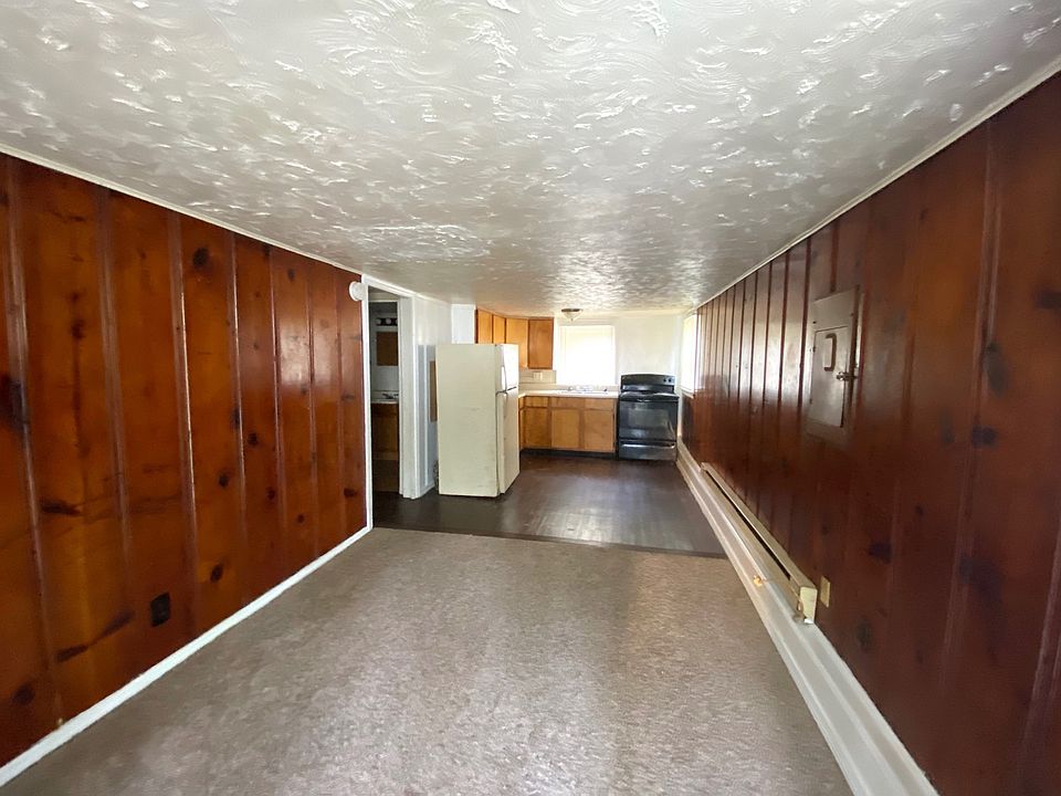 2nd image of 220 Brown Pl #A