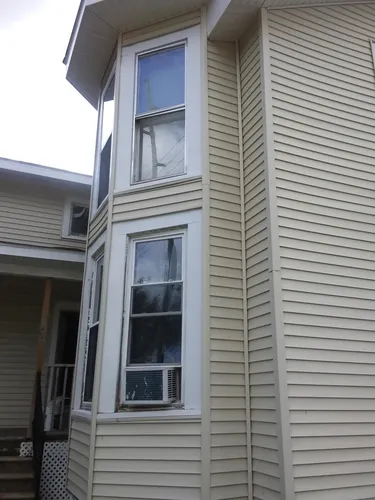 1119 1/2 Mineral Point Ave Photo 1