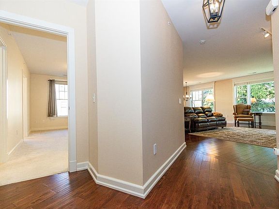 3rd image of 3901 West St Unit 211