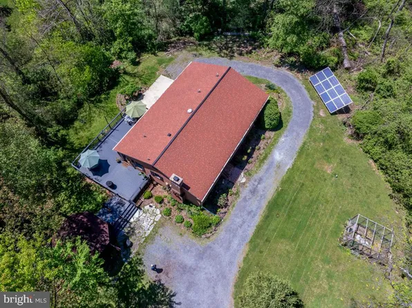 286 Falling Springs Rd, Shepherdstown, WV 25443