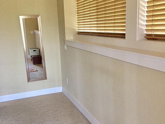 4th image of 900 228th Ave NE Unit 10D