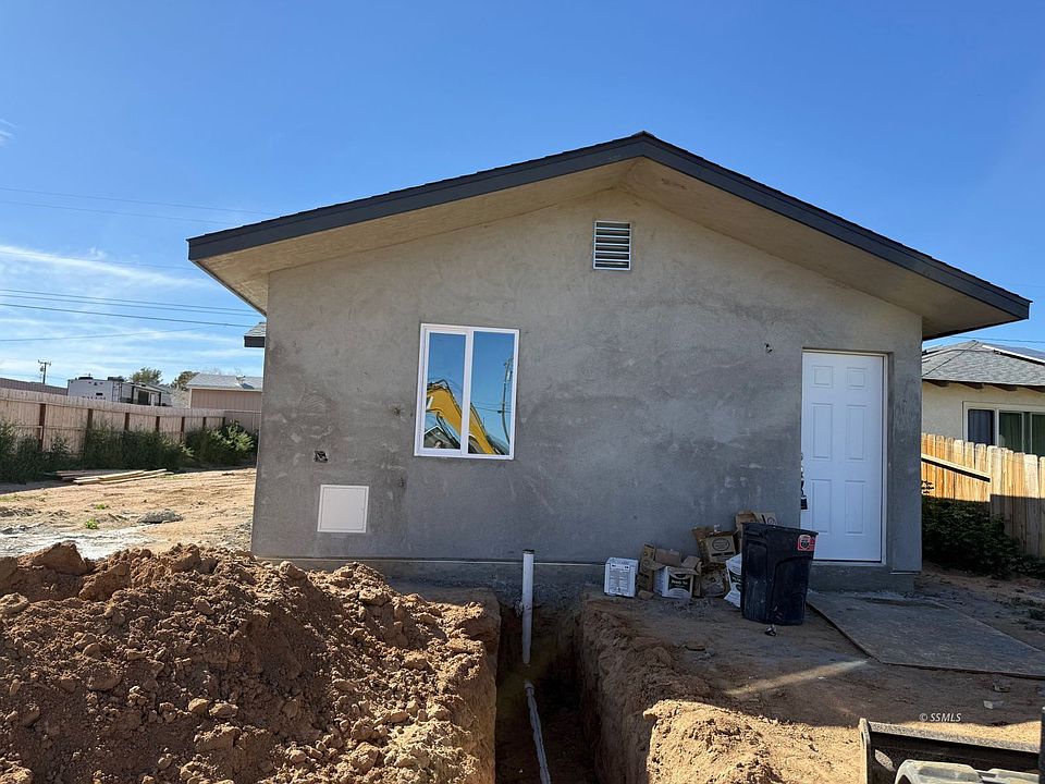 1st image of 1325 Sims St