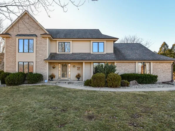 15115 Shamrock LANE, Brookfield, WI 53005